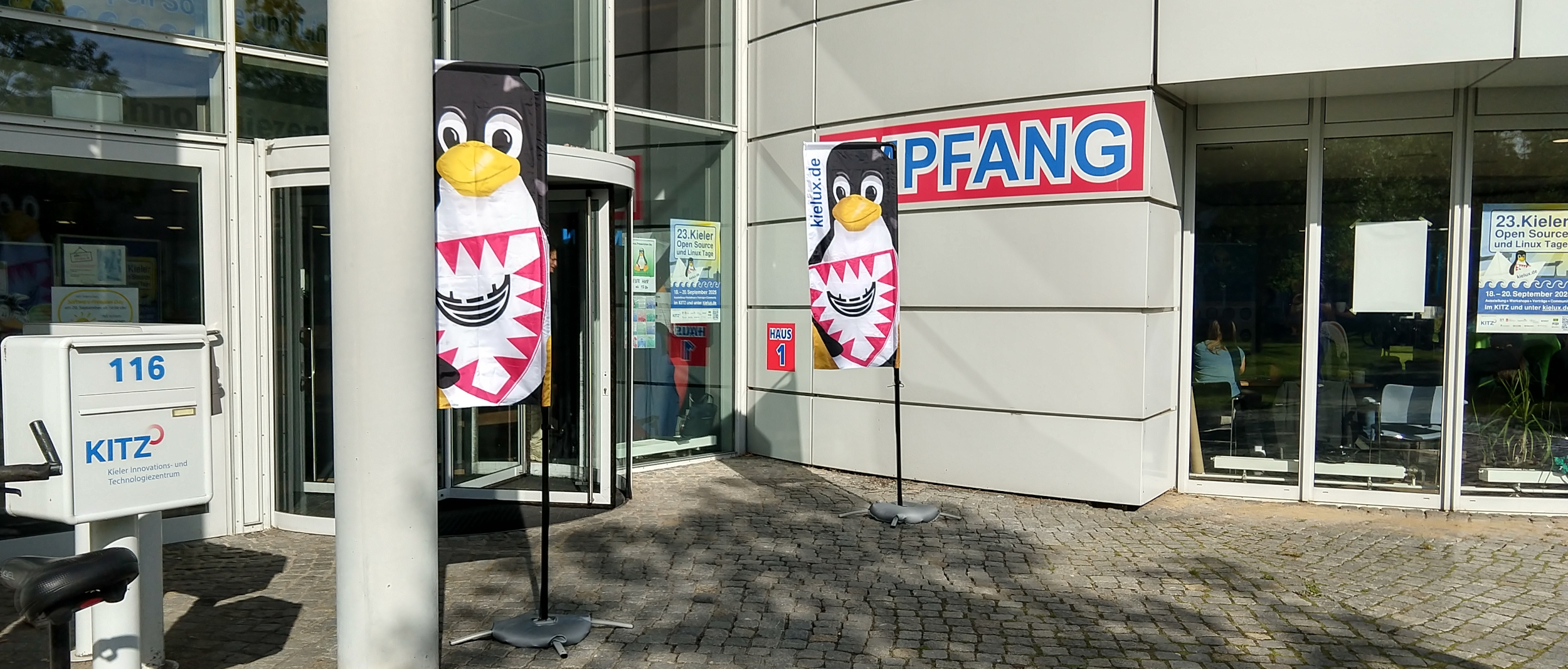 Am Eingang des KITZ (CC By SA Maren Hachmann)